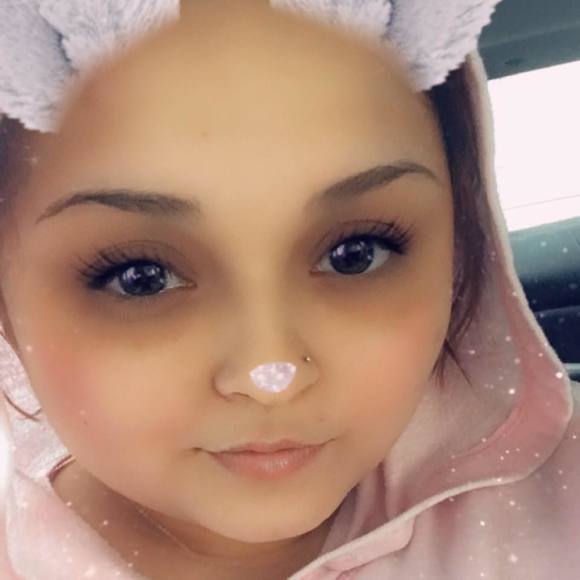 Meet your Posher, Emily - Picture 1 of 1